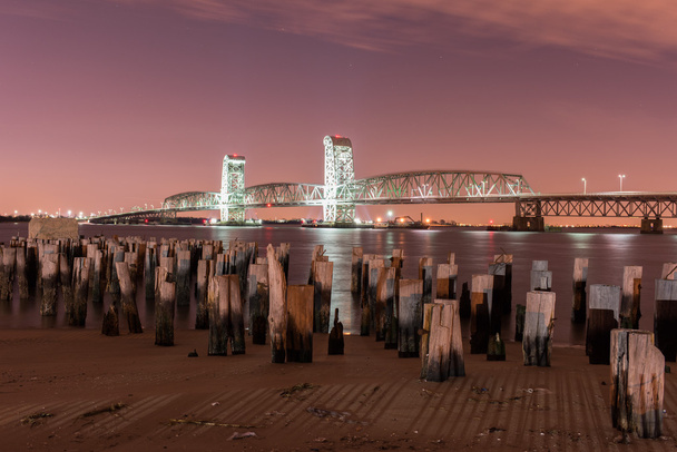 Marine Parkway-Gil Hodges Memorial Bridge nachts - Foto, afbeelding