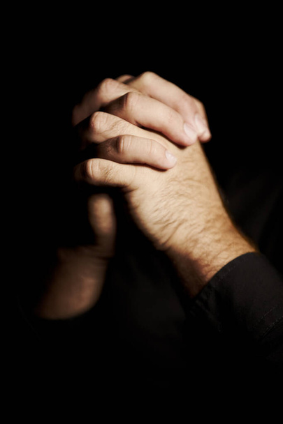 Prosit Boha. Ruce sepjaté v modlitební poloze - Fotografie, Obrázek
