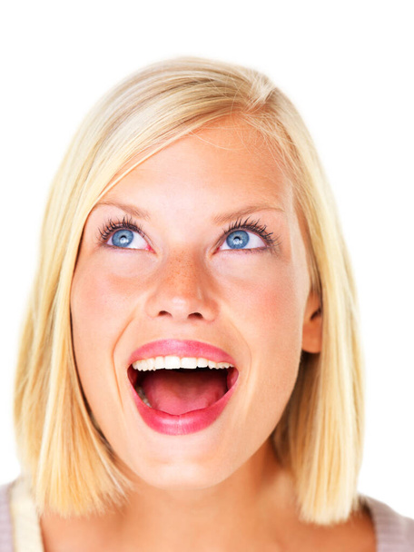Wauw. mooie jonge blonde vrouw glimlachen en gelukkig lachen - Foto, afbeelding