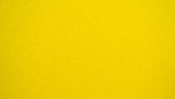 Fondo de papel amarillo, Fondo de hoja de textura en blanco, Espacio libre Mock up Card Poster Material Rough Wall Display, Pattern Abstract Close up Emty Desing for tropical Summer Presentation Concept - Foto, imagen