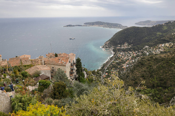 Eze, France - April 21, 2022: Overview from the coastal town of Eze on the French riviera during a cloudy spring day. - Foto, immagini