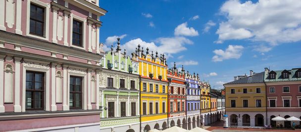 Panorama of the market square with historic houses in colorful Zamosc, Poland - Foto, Imagem