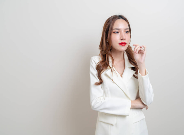 portrait beautiful Asian business woman in white dress suit - Foto, Imagem