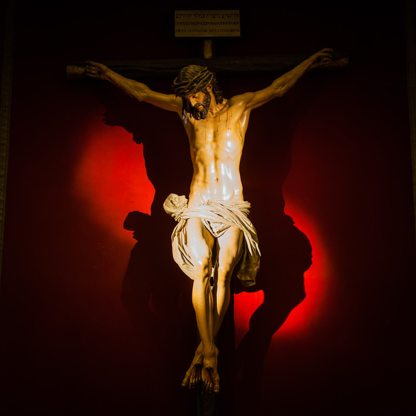 Crucifix espagnol
  - Photo, image