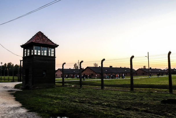 Освісім (Польща) - 07 жовтня 2022 року Біркенау, найбільший концентраційний комплекс у Третьому Рейху, концтабір і центр знищення, побудований для знищення євреїв. - Фото, зображення
