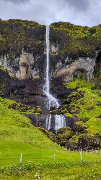 Vista em Foss a Sidu cachoeira na Islândia - Foto, Imagem