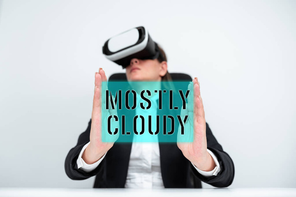 Концептуальний заголовок В основному хмарний, бізнес-ідея Shadowy Vaporous Туманний Пухнастий Небесні Хмари Skyscape
 - Фото, зображення