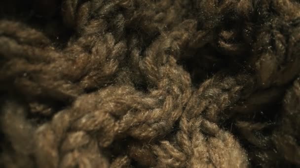 Tessuto di lana calda lavorato a maglia. Primo piano. - Filmati, video