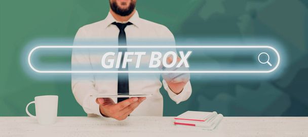 Concettuale didascalia Gift Box, Business concept Un piccolo contenitore con disegni in grado di gestire i regali - Foto, immagini