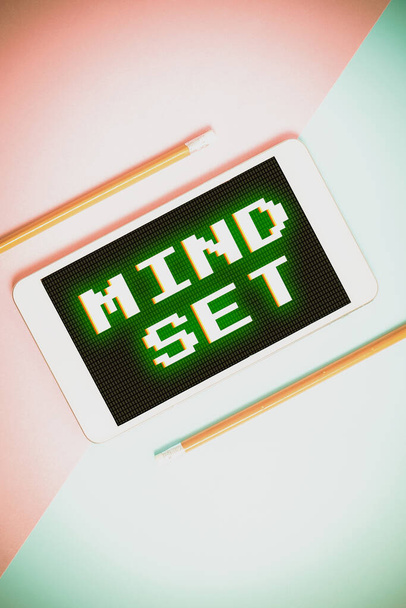 Τίτλος κειμένου που παρουσιάζει το Mind Set, Business showcase Μια τυπική σκέψη ενός ατόμου για το τι θα γίνει - Φωτογραφία, εικόνα