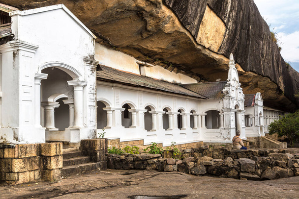 Храм Дамбулли в Дамбуллі (Шрі - Ланка). - Фото, зображення