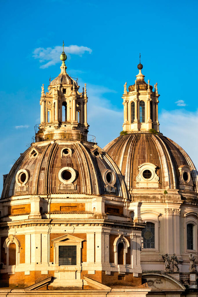 The twin domes of S. Maria di Loreto and SS. Nome di Maria, Rome Italy - 写真・画像