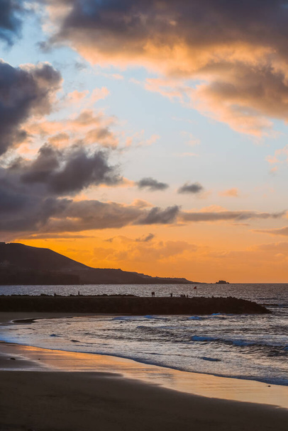 Atlantin valtameren maisema auringonlaskun aikaan Las Palmasissa, Espanjassa - Valokuva, kuva