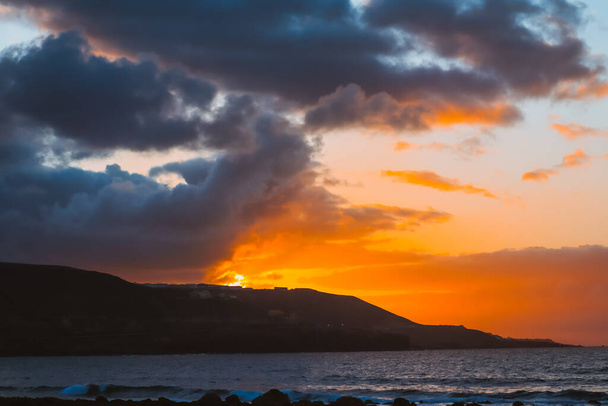Az Atlanti-óceán tájképe naplementekor Las Palmasban, Spanyolországban - Fotó, kép
