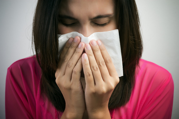 Objawem grypy zimnej lub alergii - Zdjęcie, obraz
