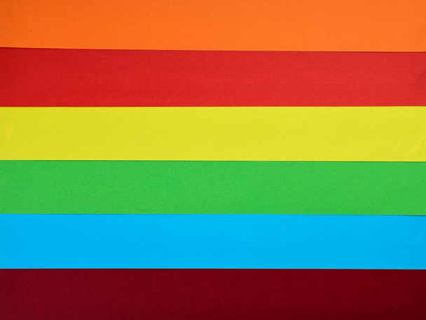 Farbe Papier Hintergrund Kopie Text Zeichen Raum lila blau grün gelb rot orange LGBTQ lesbisch schwul bisexuell transgender  - Foto, Bild