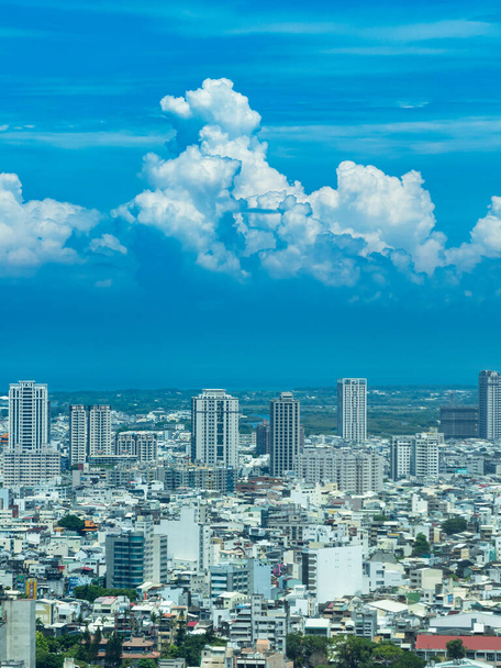 Тайнань, Тайвань - 22 июня: Вид с воздуха на Тайнань 22 июня 2022 года в Тайнане, Тайвань. Это старейшие города и бывшая столица Тайваня.. - Фото, изображение