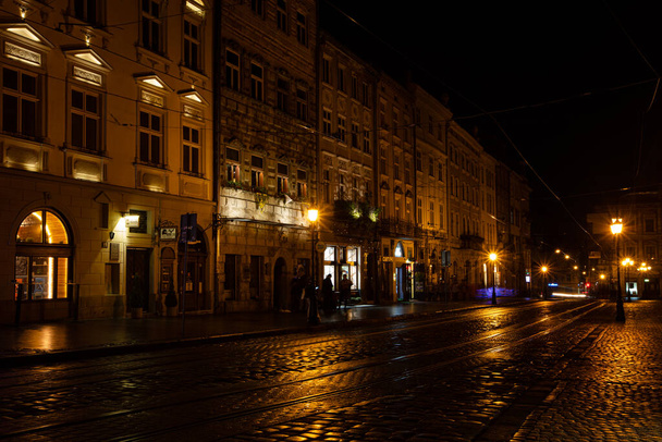 Lviv, Ukraine - October 12, 2022: Lviv city cente at night - Foto, Imagem