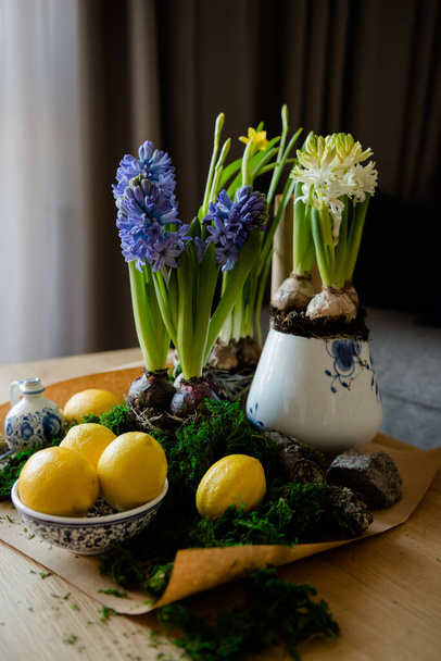 Spring table setting with flowers - Фото, изображение