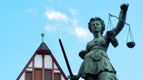 Justitie sculptuur in Frankfurt - Video