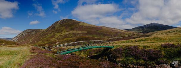 Panorámás kilátás látványos Glen Shee Kelet-Perthshire régióban Skócia - Fotó, kép