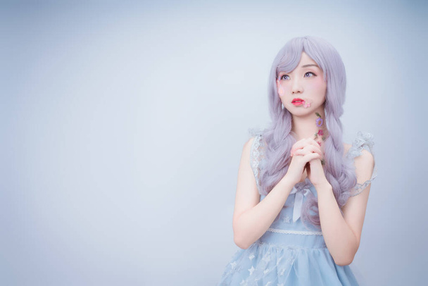 mavi elbiseli kız - Fotoğraf, Görsel