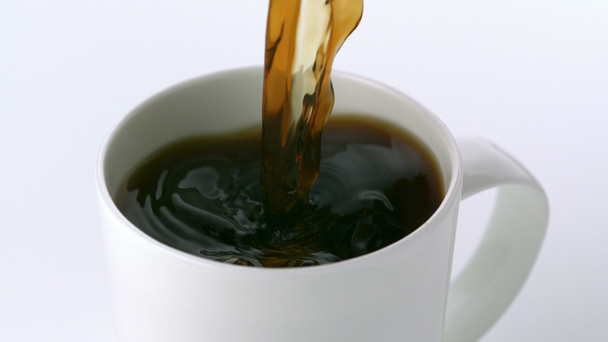Koffie gieten in cup - Video