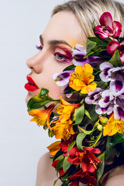 Woman with flowers - Foto, Imagem