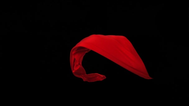 Czerwony tkaniny płynące w powietrzu - Materiał filmowy, wideo