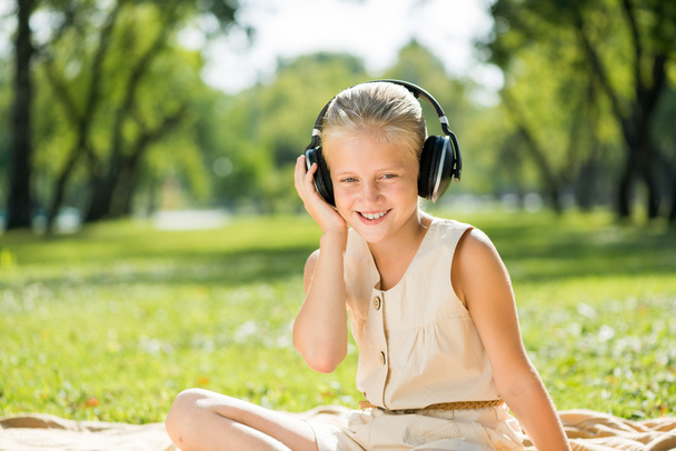 Girl enjoying music - 写真・画像