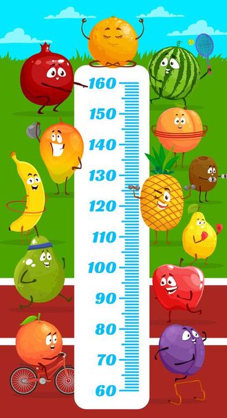 Niños carta de altura de dibujos animados frutas en el campo de estadio medidor de crecimiento. Escala de regla vectorial con caracteres mandarina, sandía, melocotón y kiwi. Piña, membrillo, manzana, ciruela, pera, plátano, mango y granate - Vector, Imagen