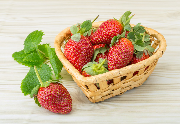 frische Erdbeere - Foto, Bild