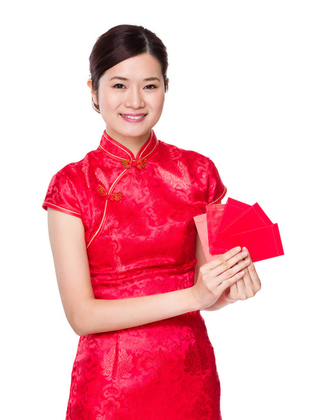 Vrouw met rode zak - Foto, afbeelding