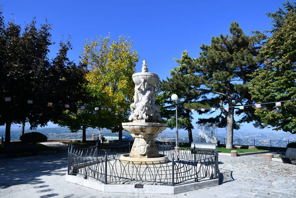 Veřejný park Oratino, italské město v Molise. - Fotografie, Obrázek