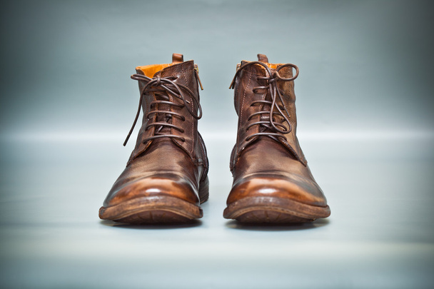 Zapatos de cuero de los hombres de moda creativa, estilo retro
 - Foto, Imagen