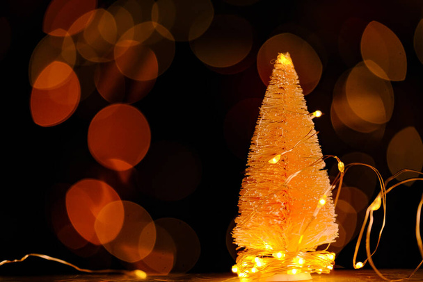Árbol de Navidad background .Christmas árbol festivo bokeh background.Christmas y Año Nuevo background.Winter vacaciones wallpaper - Foto, imagen