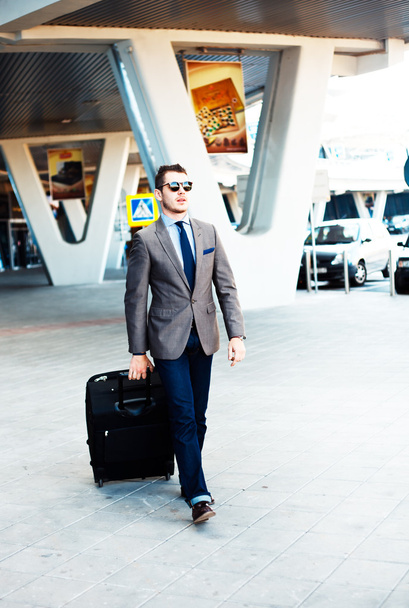Businessman rushing in airport - Photo, image