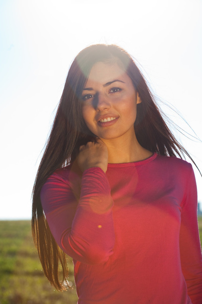 Portrait of a beautiful young woman outdoor - Foto, Bild