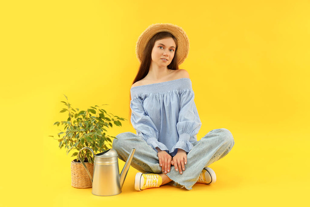 Concept of people, young woman on yellow background - Foto, Imagem