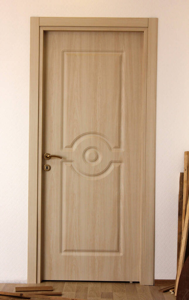 Dřevěné a moderní vnitřní dveře - Fotografie, Obrázek