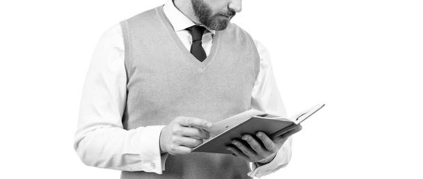 ostříhaný chlap čtení plánovač izolované na bílém pozadí, vzdělávání. - Fotografie, Obrázek