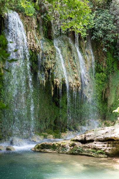 Parque natural Kursunlu Waterfall cerca de Antalya. Turquía
 - Foto, Imagen