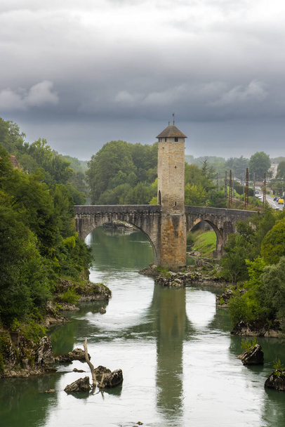 Pont Vieux, Brücke in Orthez, Neu-Aquitanien, Departement Pyrenäen Atlantiques, Frankreich - Foto, Bild