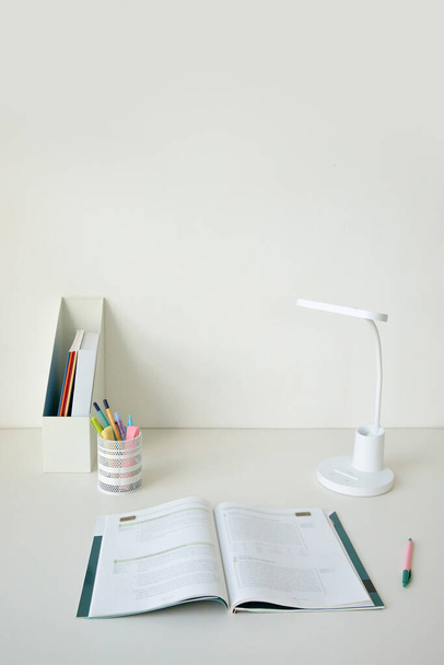 studying at home, study desk setup_the desk of the student taking the college entrance exam - Fotó, kép