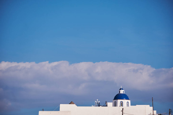Couvent Saint Nikolaos avec son Dôme Bleu - Imerovigli, Santorin, Grèce - Photo, image