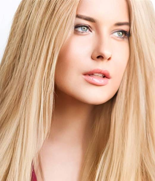 účes, krása a péče o vlasy, krásná blondýna s dlouhými blond vlasy, půvab portrét pro kadeřnictví a kadeřnictví značky - Fotografie, Obrázek