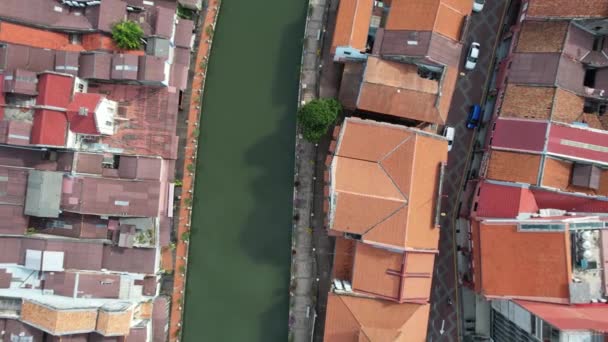 Malacca, Μαλαισία - 16 Οκτωβρίου 2022: Αεροφωτογραφία της κρουαζιέρας στον ποταμό Malacca - Πλάνα, βίντεο