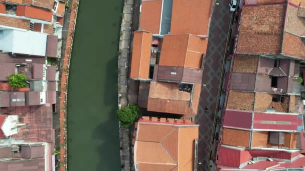 Malacca, Μαλαισία - 16 Οκτωβρίου 2022: Αεροφωτογραφία της κρουαζιέρας στον ποταμό Malacca - Πλάνα, βίντεο