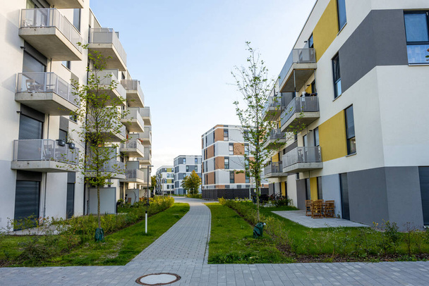 Nieuwe huisvesting ontwikkelingsgebied gezien in Berlijn, Duitsland - Foto, afbeelding