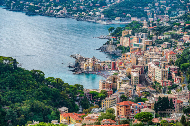Vista aérea del pueblo de Camogli en la Riviera italiana en Italia - Foto, Imagen